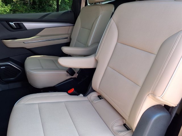 Used 2025 Buick Enclave Preferred FWD image 7