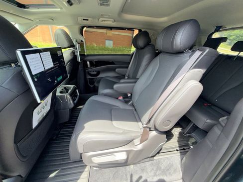 New 2026 Kia Carnival SX Prestige FWD image 30