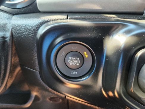 Used 2022 Jeep Gladiator Sport image 26