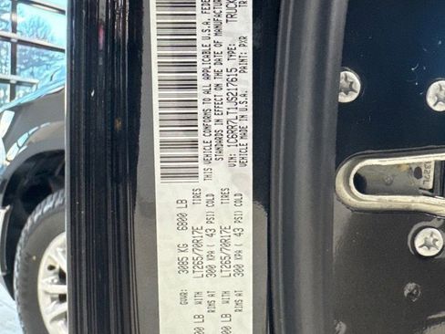 Used 2018 RAM 1500 SLT image 18