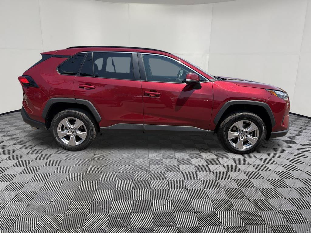 Used 2025 Toyota RAV4 XLE AWD/4WD image 9