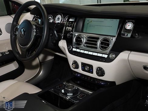 Used 2015 Rolls-Royce Wraith RWD image 21
