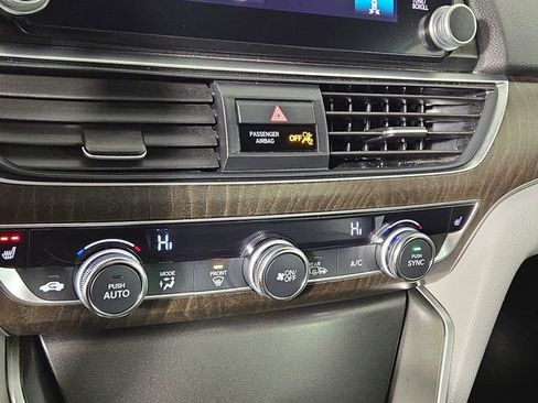 Used 2018 Honda Accord EX-L image 19