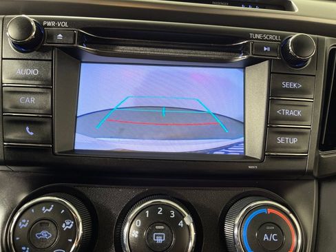 Used 2018 Toyota RAV4 LE image 23