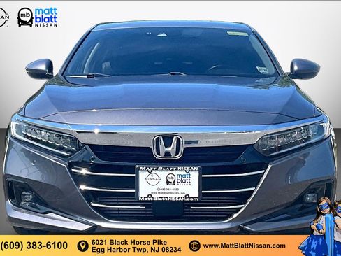 Used 2022 Honda Accord Touring image 2