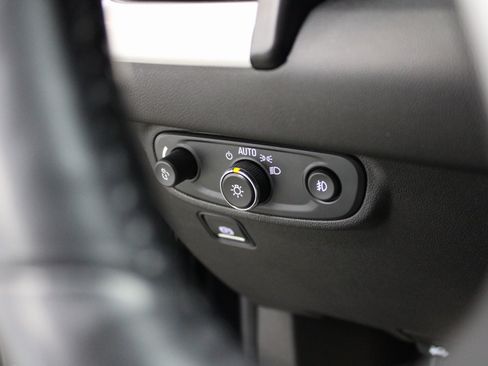 Used 2022 GMC Terrain SLT image 35