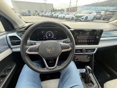 New 2026 Volkswagen Taos SE AWD/4WD image 12