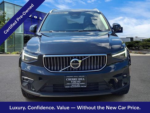 Certified 2024 Volvo XC40 B5 Plus w/ Climate Package AWD/4WD image 2