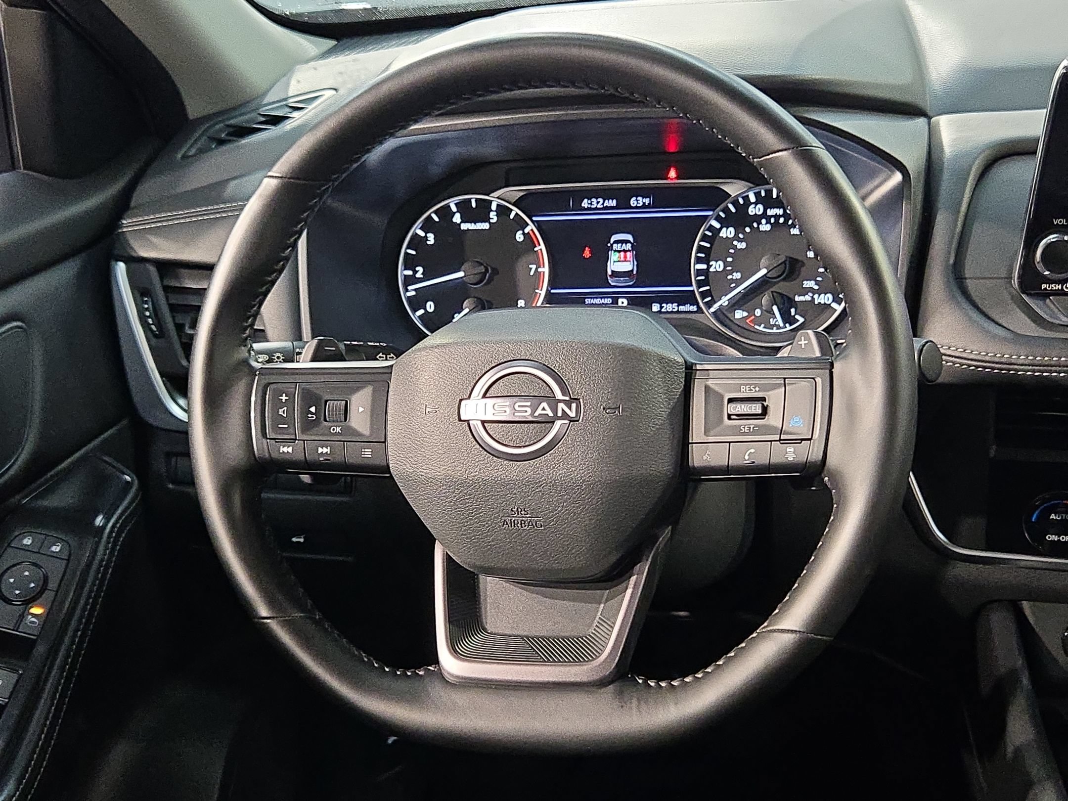 Used 2025 Nissan Rogue SV FWD image 26