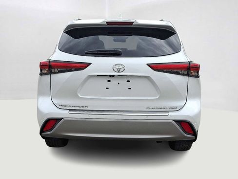 Certified 2022 Toyota Highlander Platinum image 7