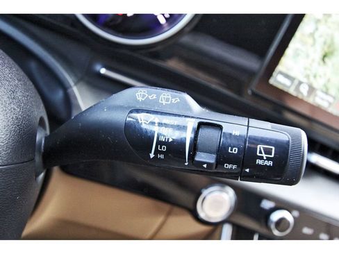 Used 2023 Kia Carnival EX FWD image 19