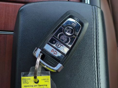 Used 2023 Lincoln Navigator L Reserve AWD/4WD image 9