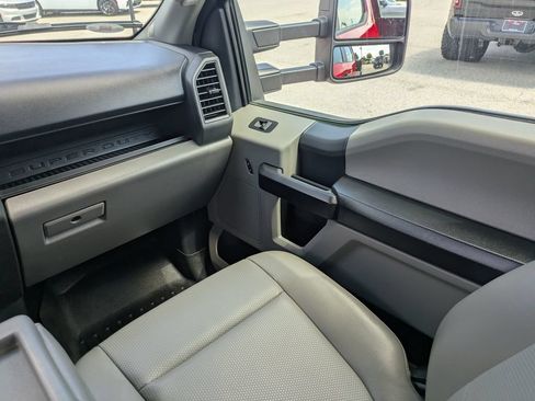 Used 2022 Ford F550 4x4 Crew Cab Super Duty w/ Power Equipment Group image 20