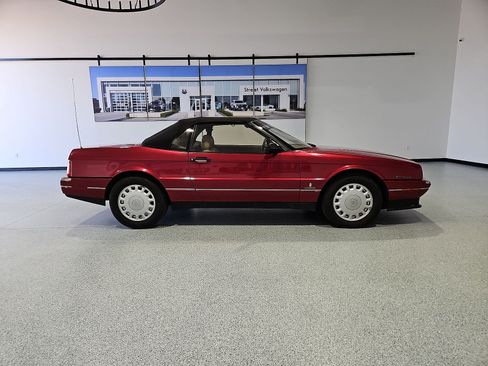 Used 1993 Cadillac Allante FWD image 9