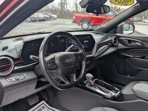 Used 2024 Chevrolet Trax RS w/ Driver Confidence Package FWD image 15