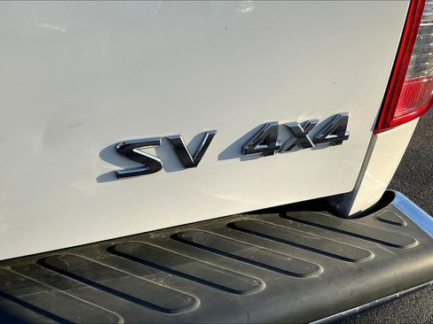 Used 2019 Nissan Frontier SV image 9