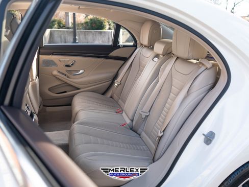 Used 2018 Mercedes-Benz S 560 4MATIC Sedan w/ Premium Package image 20