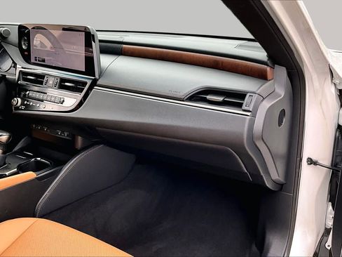 Used 2024 Lexus ES 350 w/ Premium Package FWD image 16