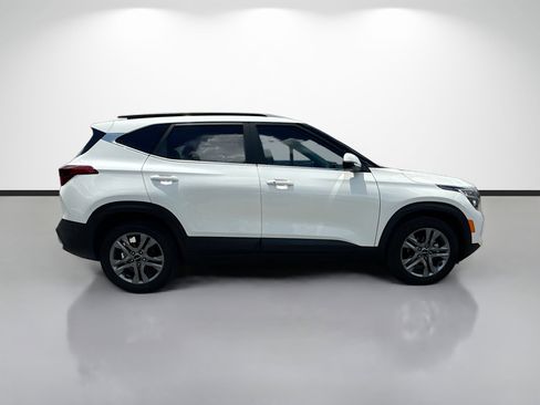 Used 2023 Kia Seltos S FWD image 2