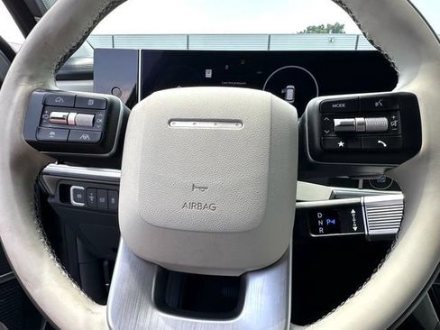 Used 2025 Hyundai Santa Fe Calligraphy FWD image 17