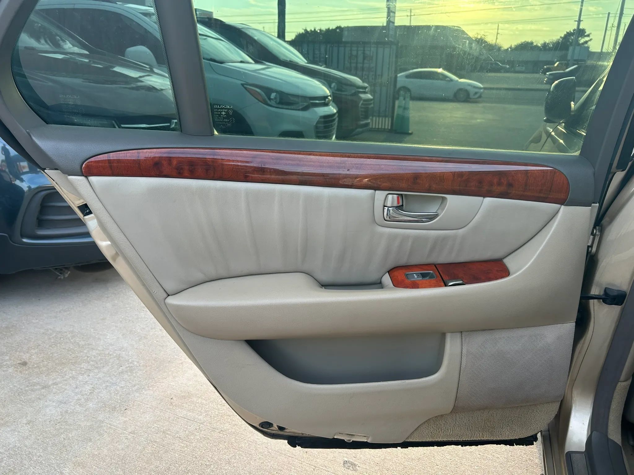 Used 2003 Lexus LS 430 RWD image 18