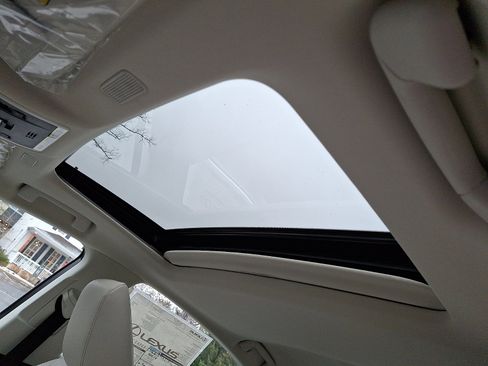 New 2025 Lexus ES 350 Premium image 10