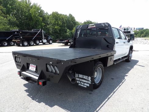 Used 2024 Chevrolet Silverado 3500 W/T w/ Snow Plow Prep Package AWD/4WD image 7