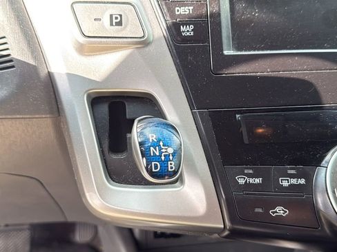 Used 2014 Toyota Prius V Five image 8