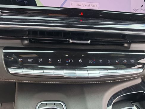 Used 2022 Cadillac Escalade Sport w/ Touring Package AWD/4WD image 19
