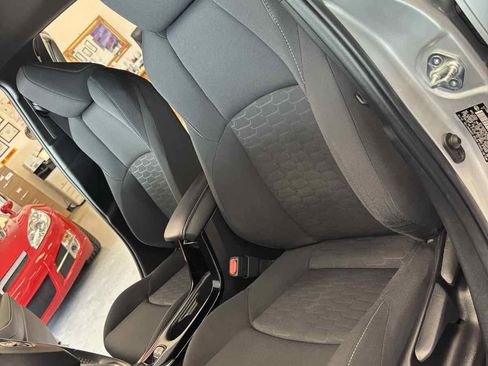 Used 2019 Toyota Corolla SE w/ Carpet Mat Package FWD image 21