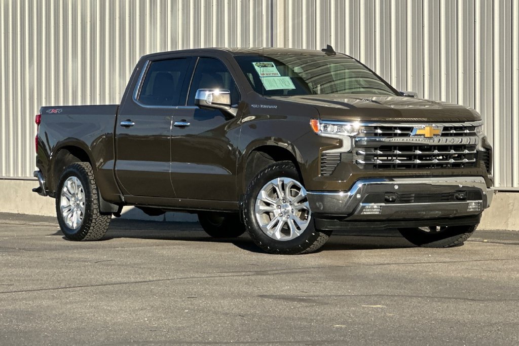 Used 2024 Chevrolet Silverado 1500 LTZ w/ LTZ Convenience Package II AWD/4WD image 2