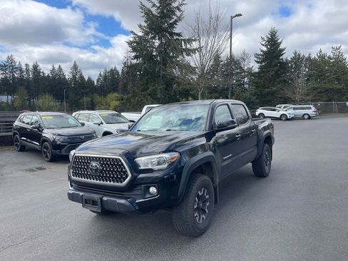 Used 2018 Toyota Tacoma TRD Off-Road AWD/4WD image 40