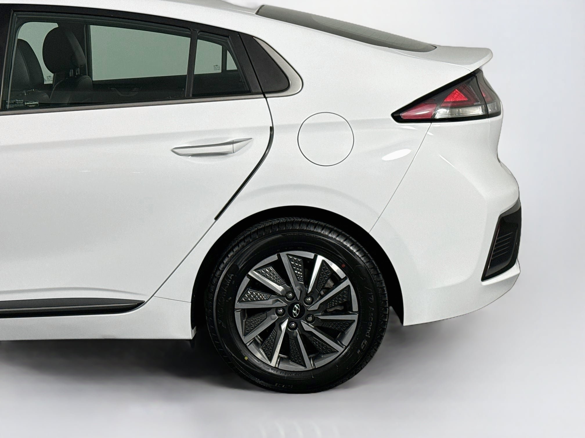 Used 2021 Hyundai Ioniq Limited FWD image 43