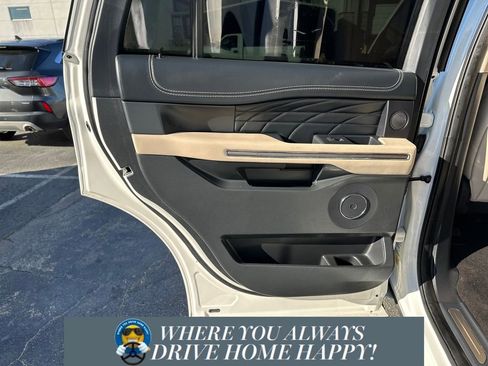 Used 2022 Ford Expedition Platinum image 24