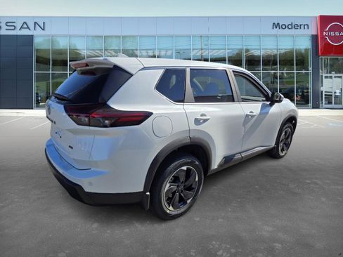 New 2026 Nissan Rogue SV image 5