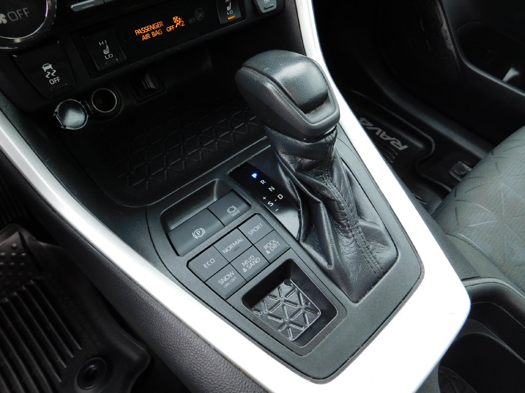 Used 2020 Toyota RAV4 XLE w/ Convenience Package AWD/4WD image 25