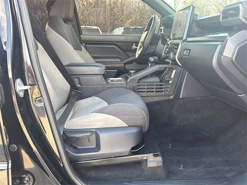 Used 2024 Toyota Tacoma TRD Sport image 10