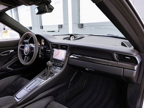 Used 2018 Porsche 911 GT3 image 29