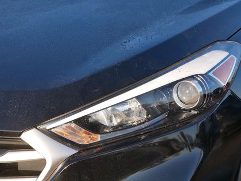 Used 2017 Hyundai Tucson SE image 16