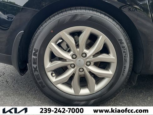 Used 2021 Kia Sedona EX FWD image 9