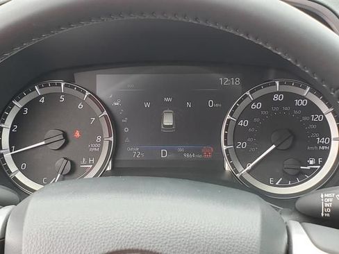 Used 2024 Toyota Highlander XLE AWD/4WD image 25
