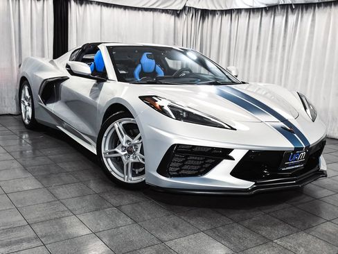 Used 2023 Chevrolet Corvette Stingray Premium Cpe w/ Body-Color Dual Roof Package RWD image 3