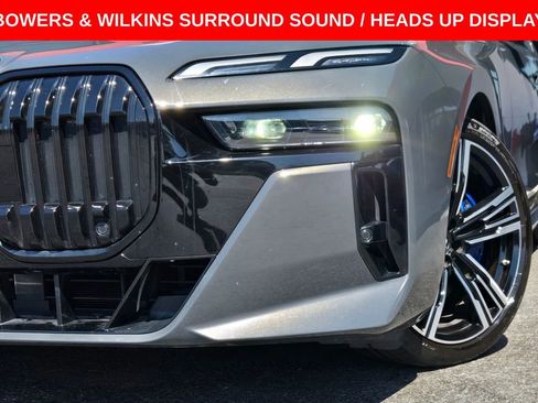 Used 2023 BMW 740i image 4