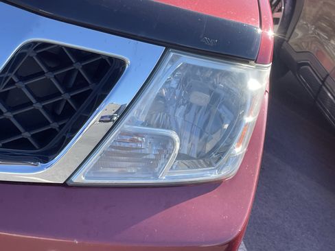 Used 2018 Nissan Frontier SV image 4