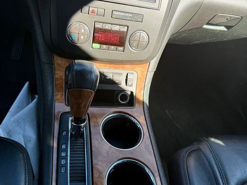 Used 2009 Saturn Outlook XR w/ Convenience Package image 16