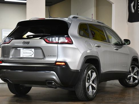 Used 2019 Jeep Cherokee Limited image 5