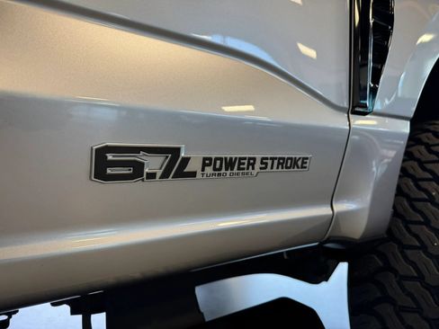 Used 2023 Ford F350 Lariat w/ Lariat Ultimate Package AWD/4WD image 8