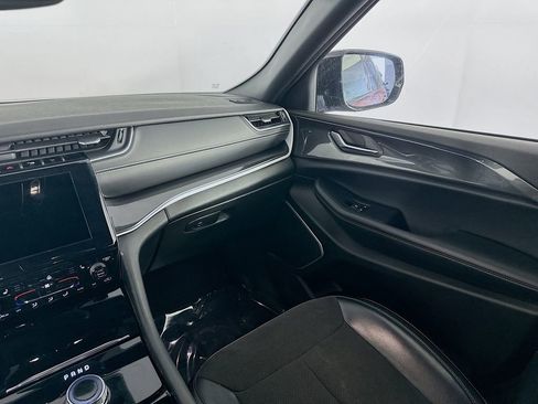 Certified 2022 Jeep Grand Cherokee L Laredo image 35