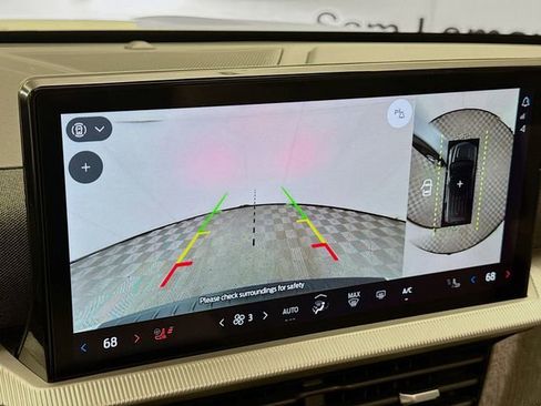 Used 2025 Ford Explorer Platinum w/ Ultimate Package image 14