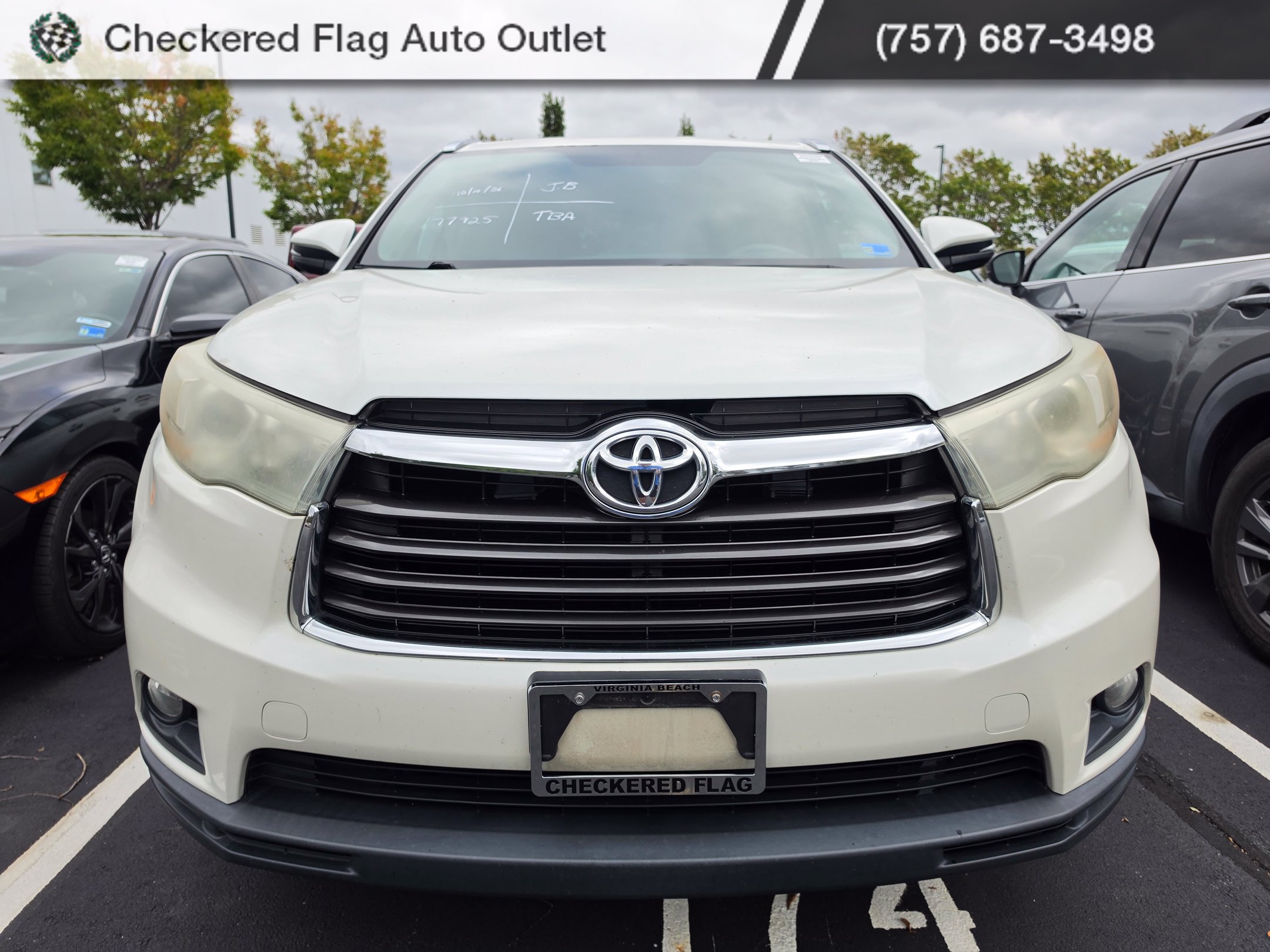 Used 2015 Toyota Highlander XLE AWD/4WD image 2
